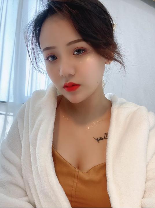 兼职极品身材大学生