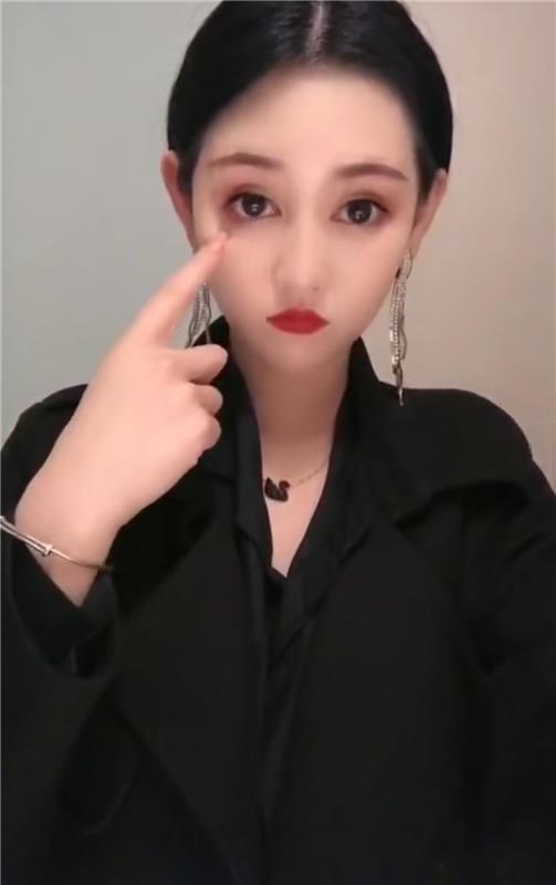 雨花台气质美女，服务温柔，嫩穴超紧！